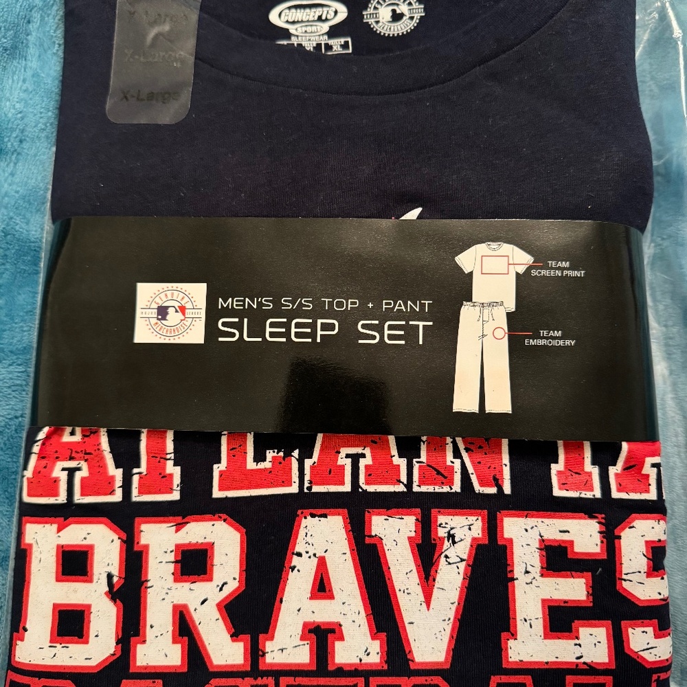 Atlanta Braves Men’s Sleep Set – Short Sleeve Top & Pants (X-Large)